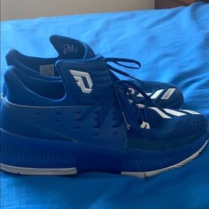 Basketball shoes worn 10 times